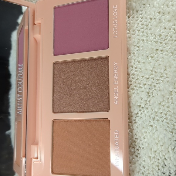 Artist Couture Love Sprung Face Palette in Volume II, 3pods x 4g/14 - Picture 2 of 8